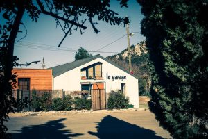 Le Garage des Calanques, 1 chambre d'hôtes, 1 chambre privative et un appartement idéalement situés dans les calanques de Marseille